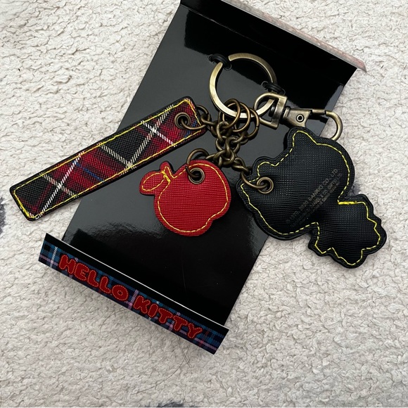 BNIB Sanrio Hello Kitty Keyring Charms - Picture 3 of 6